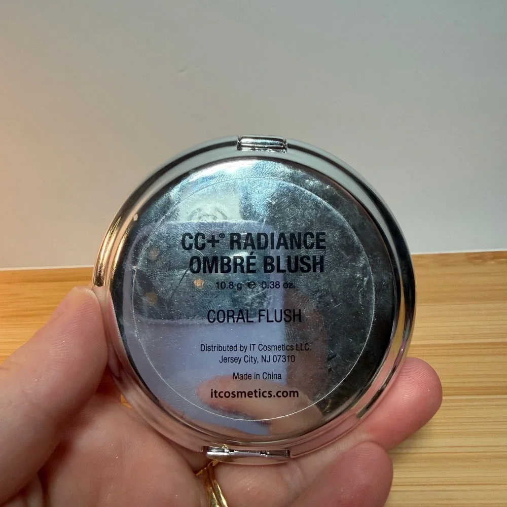 IT Cosmetics CC+ Radiance Ombre Blush Coral Flush Pink Peach Gradient Compact